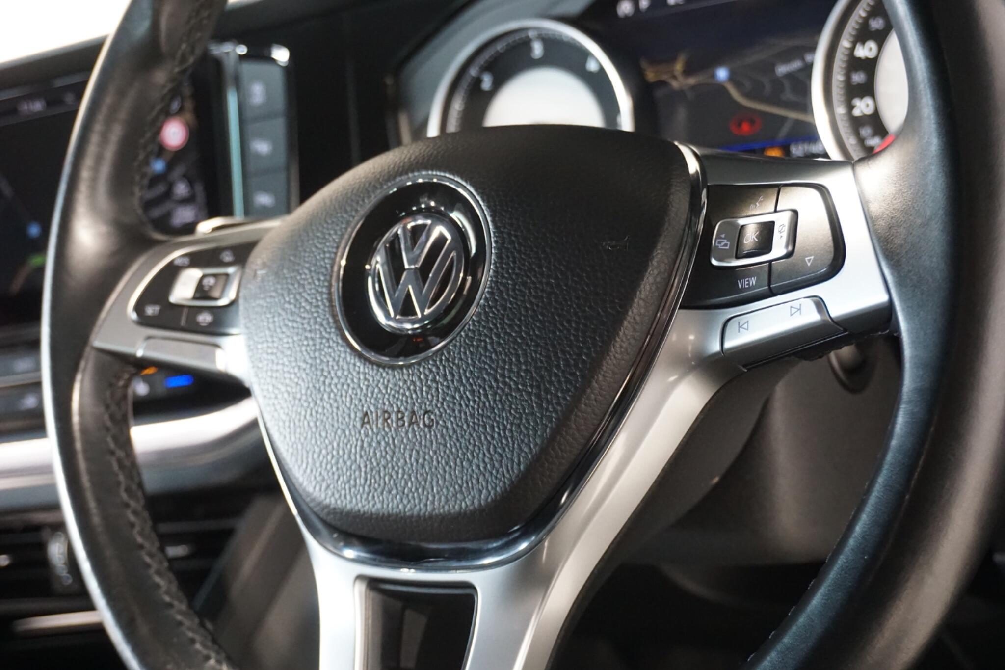 Volkswagen Touareg 3.0 TDI V6 R-Line SUV 5dr Diesel Tiptronic 4Motion Euro 6 (s/s) (286 ps)